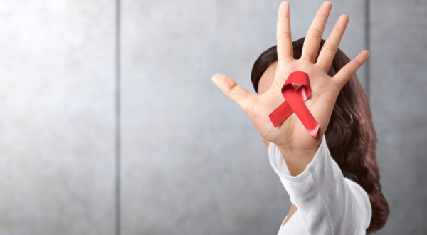 Casos de HIV dobram nos últimos 10 anos em SC e acendem alerta para prevenção