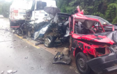 Acidente entre carros e caminhões deixa três mortos em SC