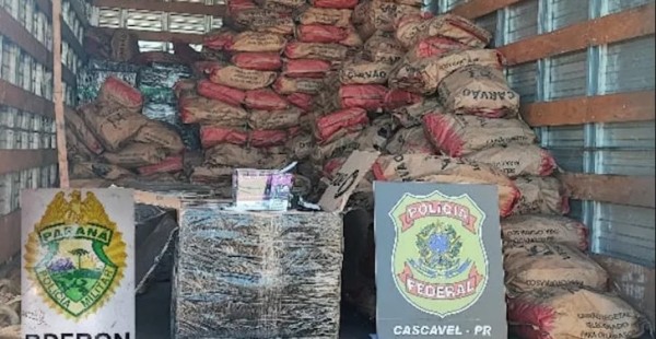 Caminhão carregado com cigarros eletrônicos é apreendido no Paraná
