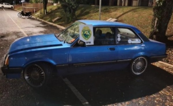 PM apreende Chevette com motor de Vectra após condutor fazer manobras perigosas