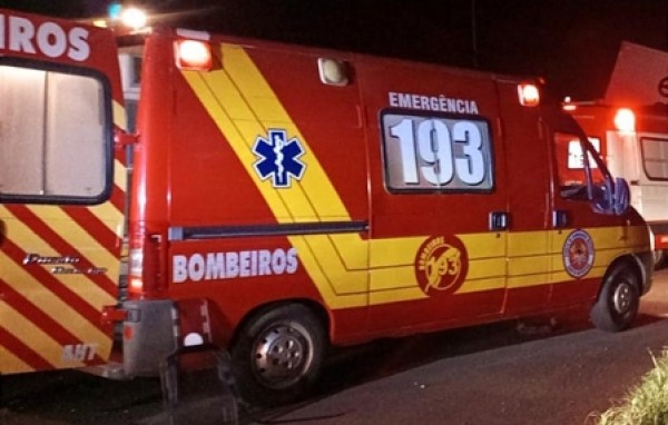 Mulher fica ferida ao ser atropelada por motocicleta no Centro