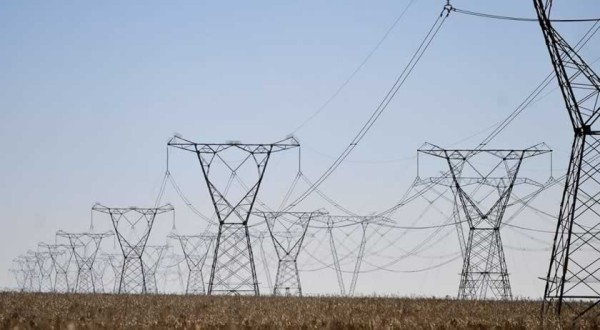 Governo estuda retomar compra de energia da Venezuela