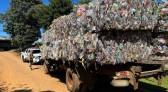 PM flagra contrabando de recicláveis e apreende caminhão e carga avaliados em R$ 70 mil