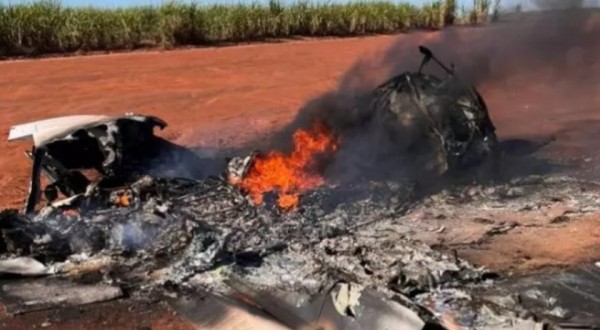 Homem bota fogo em aeronave e foge após ser interceptado pela FAB