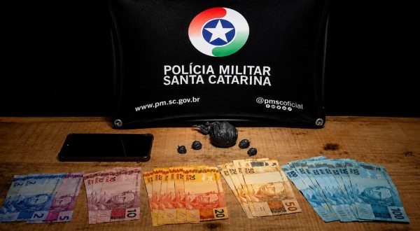 Suspeito tenta fugir pelo Rio Uruguai, mas acaba preso por tráfico de drogas em Itapiranga