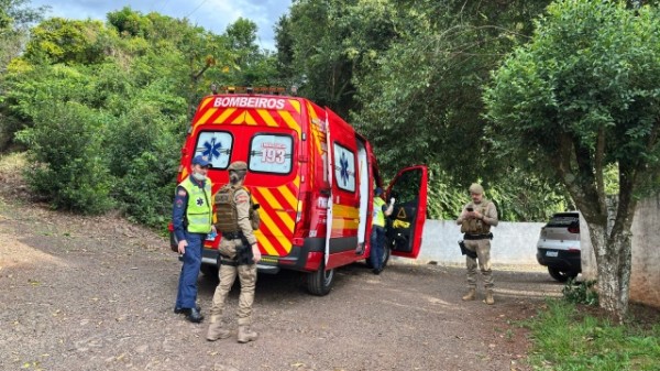 Homem é esfaqueado e encontrado agonizando às margens da BR-282