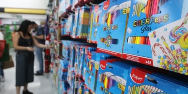 Vendas no varejo caem 1,0% em junho ante maio, aponta IBGE