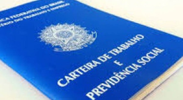 Brasil cria 2 milhões de empregos com carteira assinada em 2022