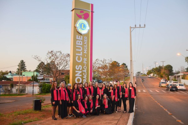 Lions Club Barracão Mulher inaugura obelisco