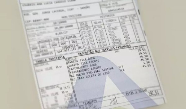 Fatura de água chega em R$ 4.575,70 e moradores protestam no Oeste de SC