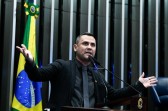 Senador anuncia projeto para isentar Imposto de Renda de quem recebe até R$ 5 mil