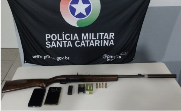 Polícia Militar captura foragido e apreende arma ilegal no Oeste de SC