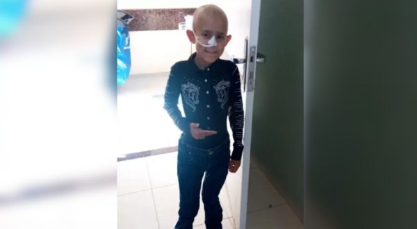 Yasmin ganha alta após primeiro ciclo de tratamento contra câncer