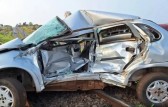 Trem atinge carro e deixa motorista ferido no Paraná