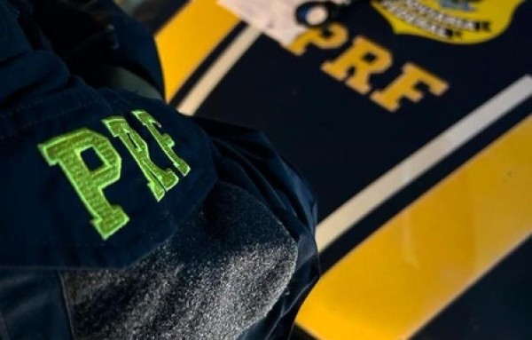 Motorista é preso após dirigir sob efeito de cocaína