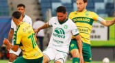 Com gol no fim, Chapecoense perde a terceira seguida na Série B