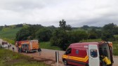 Saída de pista de carreta deixa motorista gravemente ferido na BR 163
