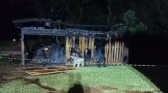 Incêndio destrói garagem e área de festas no Oeste de SC