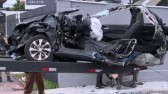 Homem morre após carro partir ao meio em batida na Avenida das Torres