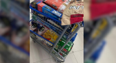 Homem enche carrinho de supermercado e tenta sair sem pagar conta de R$ 2 mil
