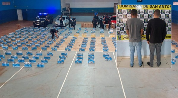 Polícia apreende mais de 215 milhões de pesos argentinos em cigarros e prende dois brasileiros