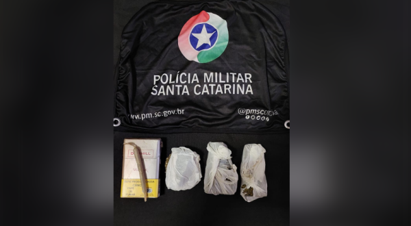 Carro com substância ilícita é interceptado