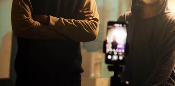 Homem é preso após ameaçar divulgar vídeos íntimos e agredir companheira