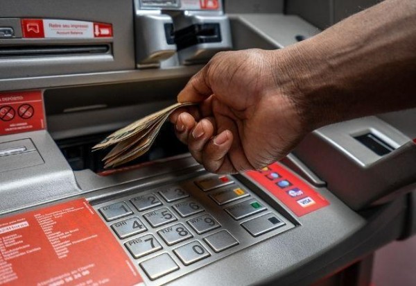 Bancos fecham nesta quarta-feira e reabrem na quinta