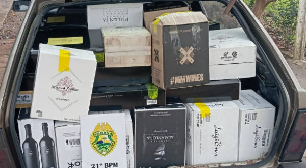Polícia Militar apreende 40 caixas de vinho argentino em veículo