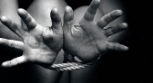 MPF denuncia cinco pessoas por tráfico internacional de mulheres no Paraná