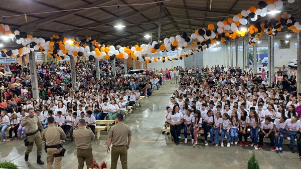 PROERD forma 240 alunos e destaca a luta contra as drogas