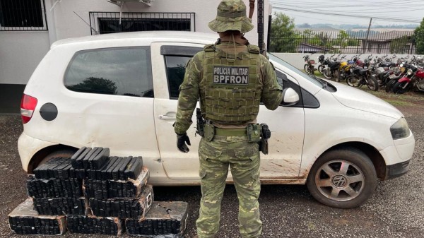 BPFRON prende quatro pessoas com 124,5 kg de maconha