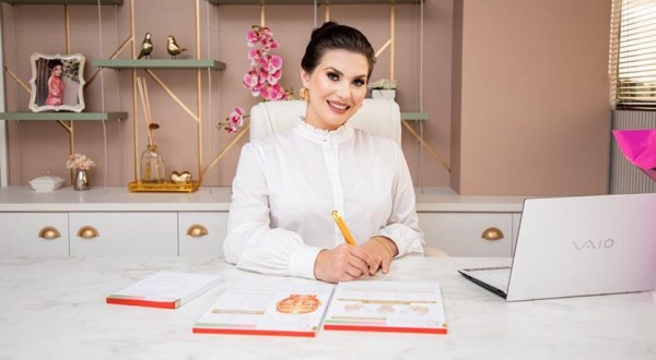 Dra. Géssica Rafaella Casagrande fala sobre Alopecia Areata e como tratar a doença