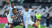 Grêmio perde para o Botafogo em jogo marcado por polêmica de arbitragem