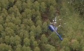 Helicóptero cai com 4 pessoas a bordo; Piloto é resgatado com vida