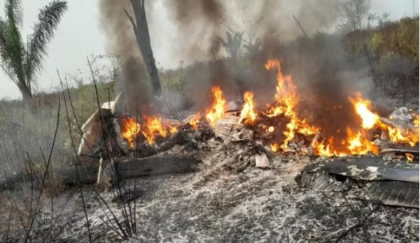Avião bimotor cai na zona rural de Mato Grosso