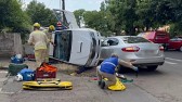 Colisão entre dois veículos no centro deixa motorista ferido