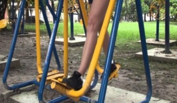 Criança tem dedo amputado em academia ao ar livre e recebe indenização em SC