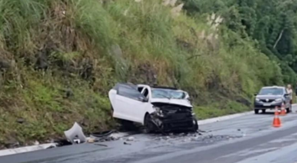 Grave acidente de trânsito deixa uma pessoa morta e duas feridas na BR 153