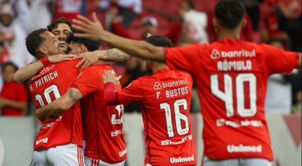 Inter decide no primeiro tempo, bate o Independiente Medellín e se classifica às oitavas da Libertadores