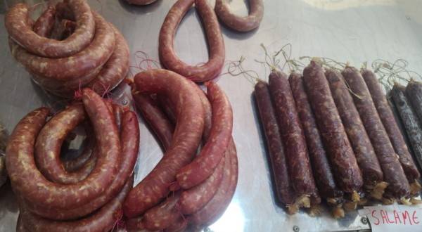 Feira da Agricultura Familiar começa com produtos frescos e convite à população