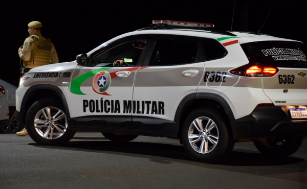 Polícia flagra dois homens com crack no mesmo dia em ocorrências distintas