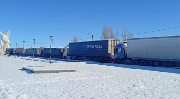 Caminhoneiro do Paraná está há mais de uma semana preso em nevasca na Argentina