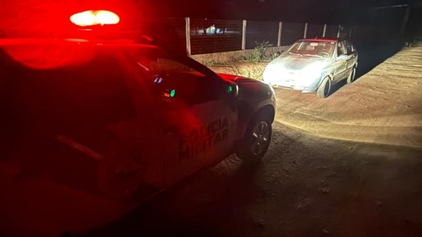 Veículo com alerta de furto é apreendido pela Polícia Militar no Bairro de Cantelmo