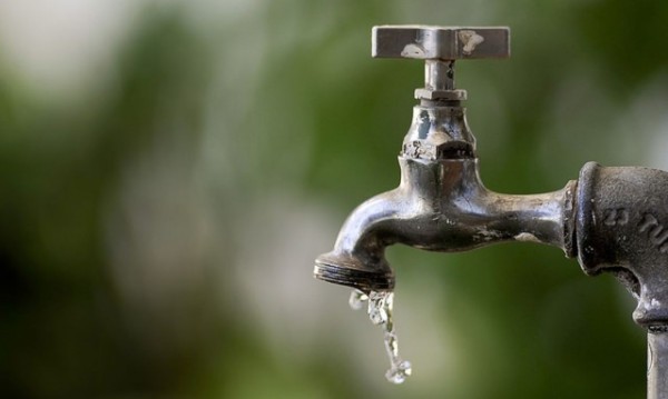 CASAN lança material sobre uso responsável da água no verão