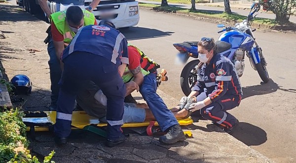 Acidente de trânsito mobiliza SAMU e Bombeiros no centro