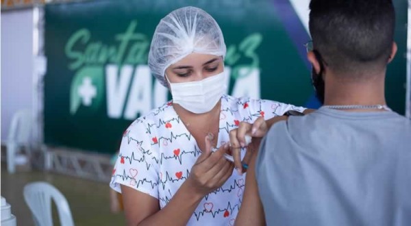 Ministério da Saúde volta atrás e passa a não recomendar vacinação de adolescentes sem comorbidades