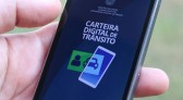 Novo app da Carteira Digital de Trânsito permite pagar multas com desconto e transferir veículos