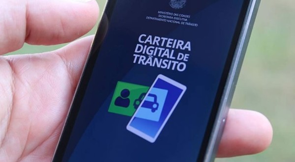 Novo app da Carteira Digital de Trânsito permite pagar multas com desconto e transferir veículos