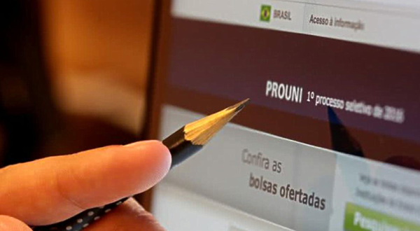 MEC prorroga até amanhã inscrição para o Prouni